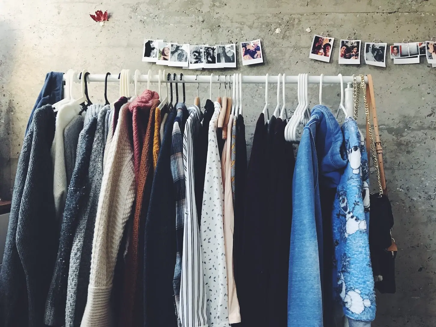 como enpacar mi ropa para una mudanza - Cómo se empaca la ropa colgada para la mudanza