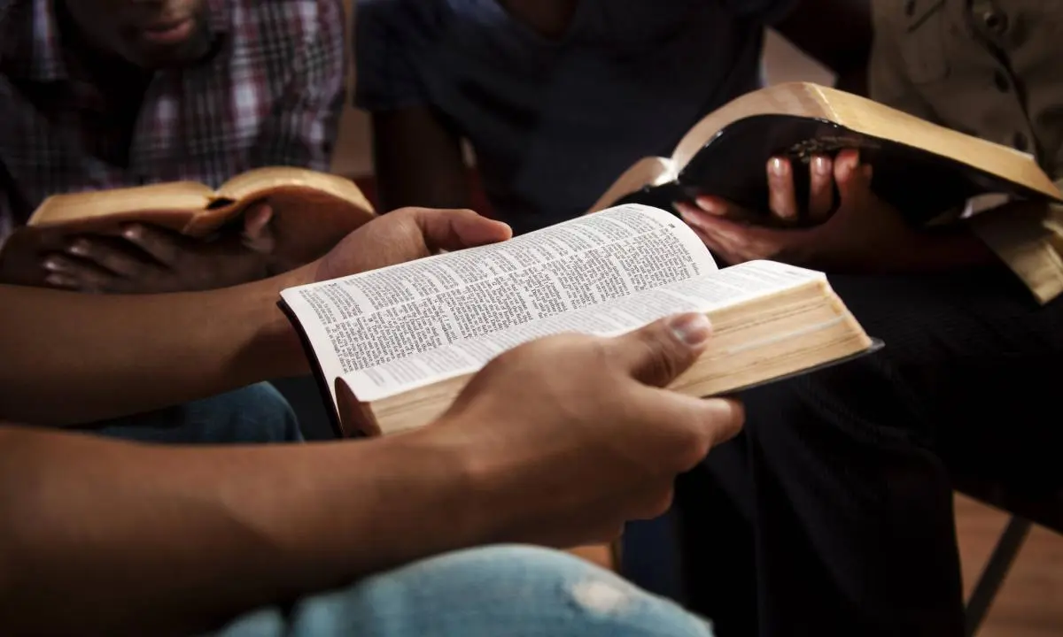 libros profeticos flet - Cuál es el versículo más corto de la Biblia