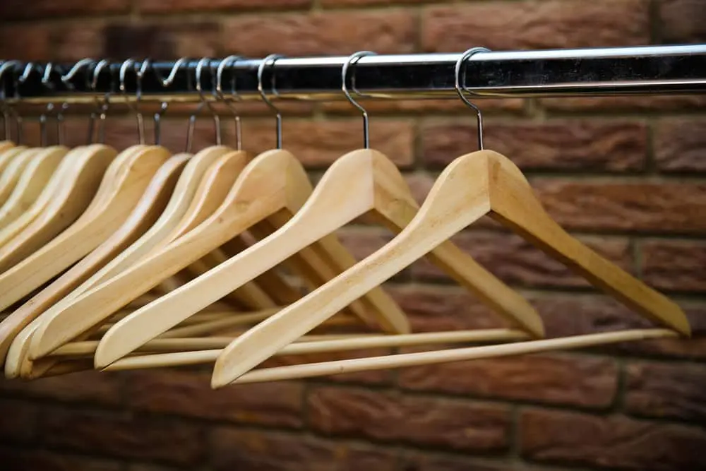 mudanza ropa en perchas - Cuál es la mejor forma de empacar perchas para mudanzas