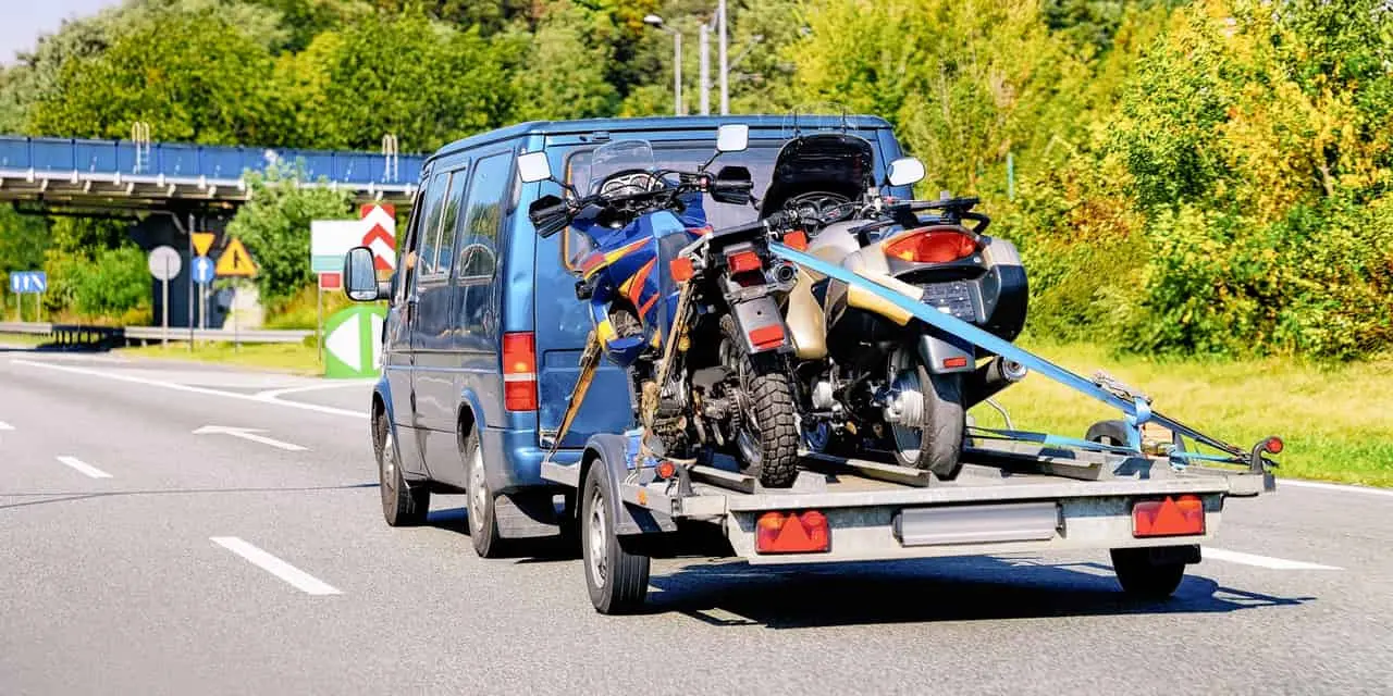 grúa o flete para una moto - Cuánto cuesta una grúa para mover una moto