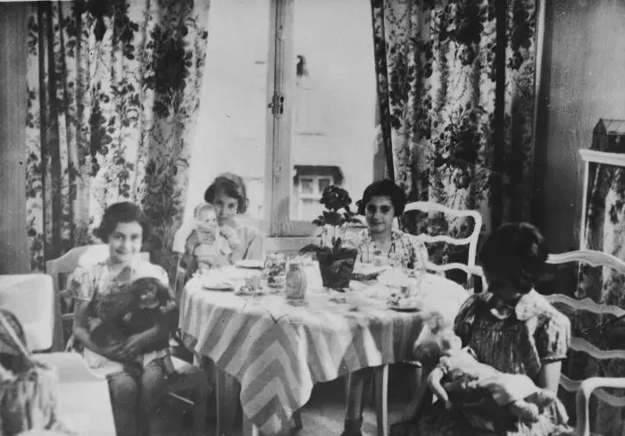la mudanza de ana y su familia al refugio - Qué le pasó a la familia de Ana Frank